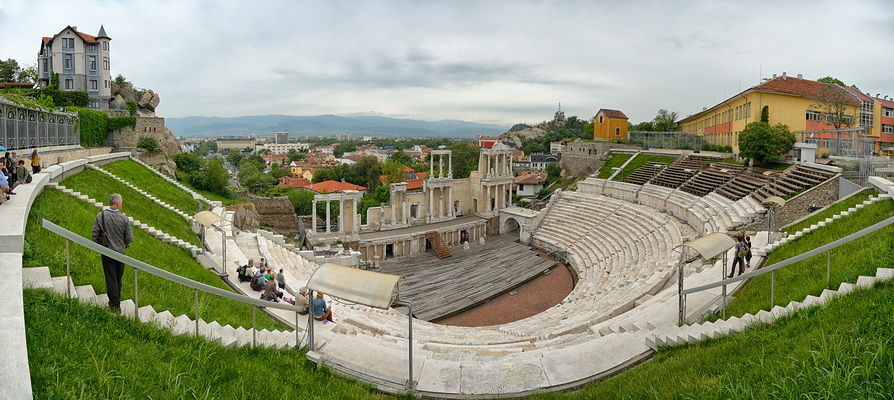 arxaio-theatro-filippoupoli