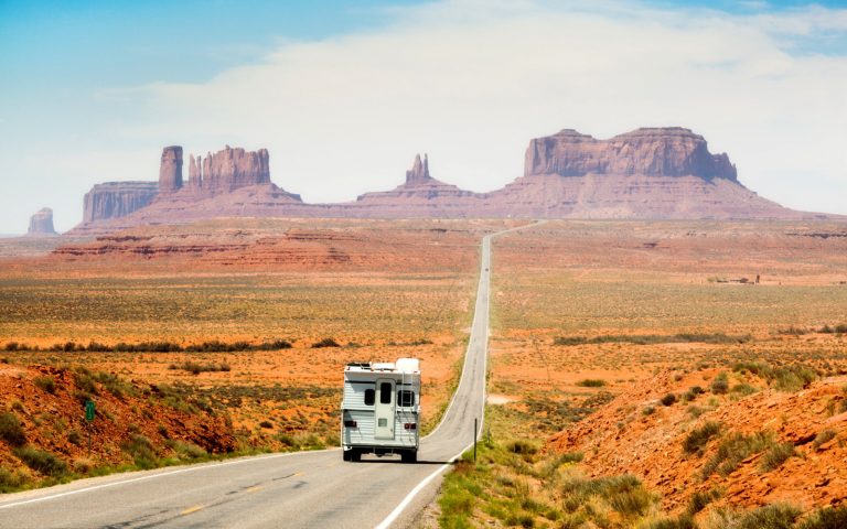 Road trip με φίλους; Να τι πρέπει να ετοιμάσεις!