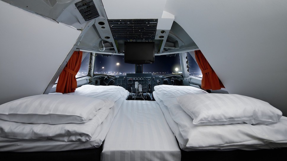 747-212B souidia xenodoxeio aeroplano