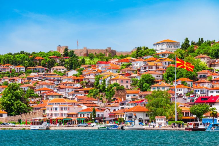 Λίμνη Οχρίδα: Ο απόλυτος τουριστικός οδηγός για τον πιο δημοφιλή προορισμό της FYROM