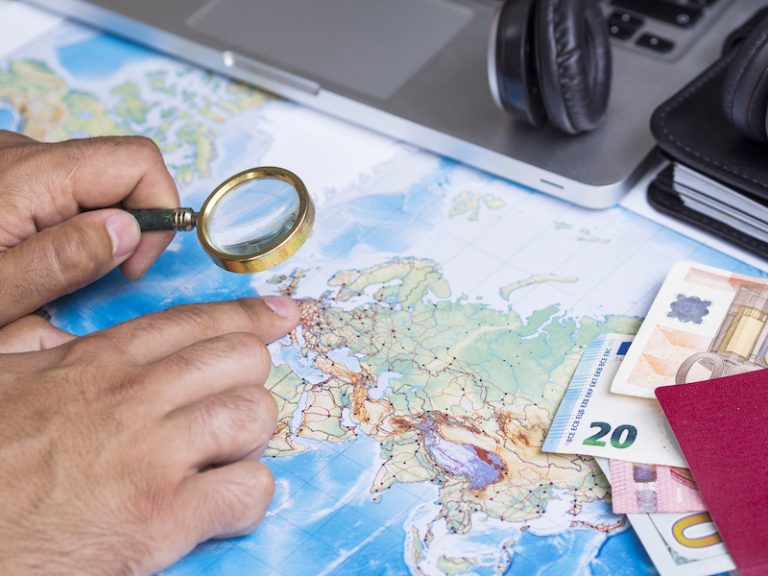 Πώς να Ταξιδέψετε Οικονομικά: Συμβουλές για Ταξίδια με μικρό κόστος