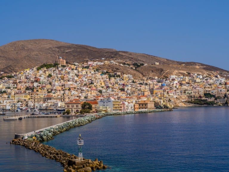 Εντυπωσιακά ελληνικά νησιά σε απόσταση αναπνοής από την Αθήνα