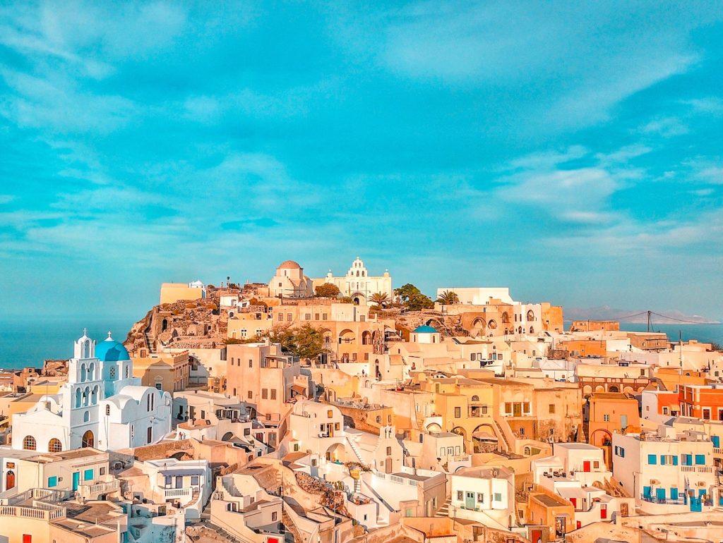 που να μεινω στον πυργο σαντορινη