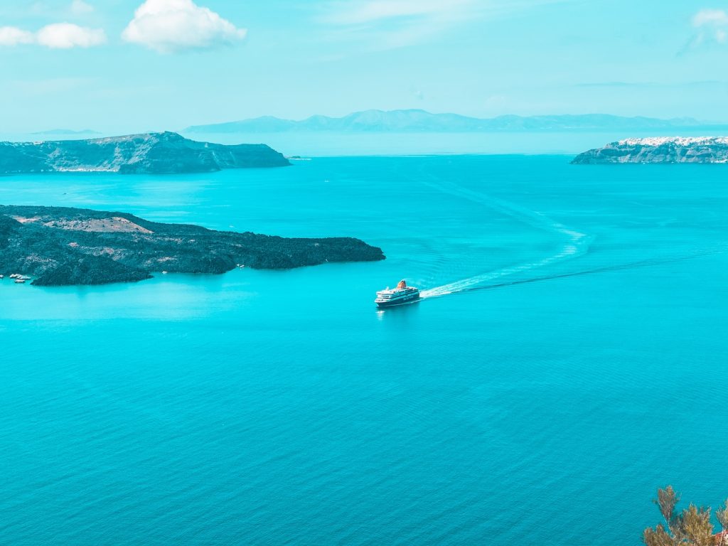 που να μεινω φηρα σαντορινη