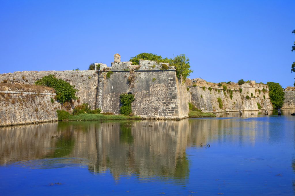 castle-agia-mavra-leykada